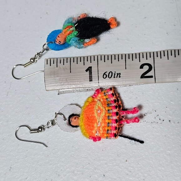 Handcrafted Peruvian Folk Art Earrings Miniature Figures Traditional Attire - Picture 5 of 5